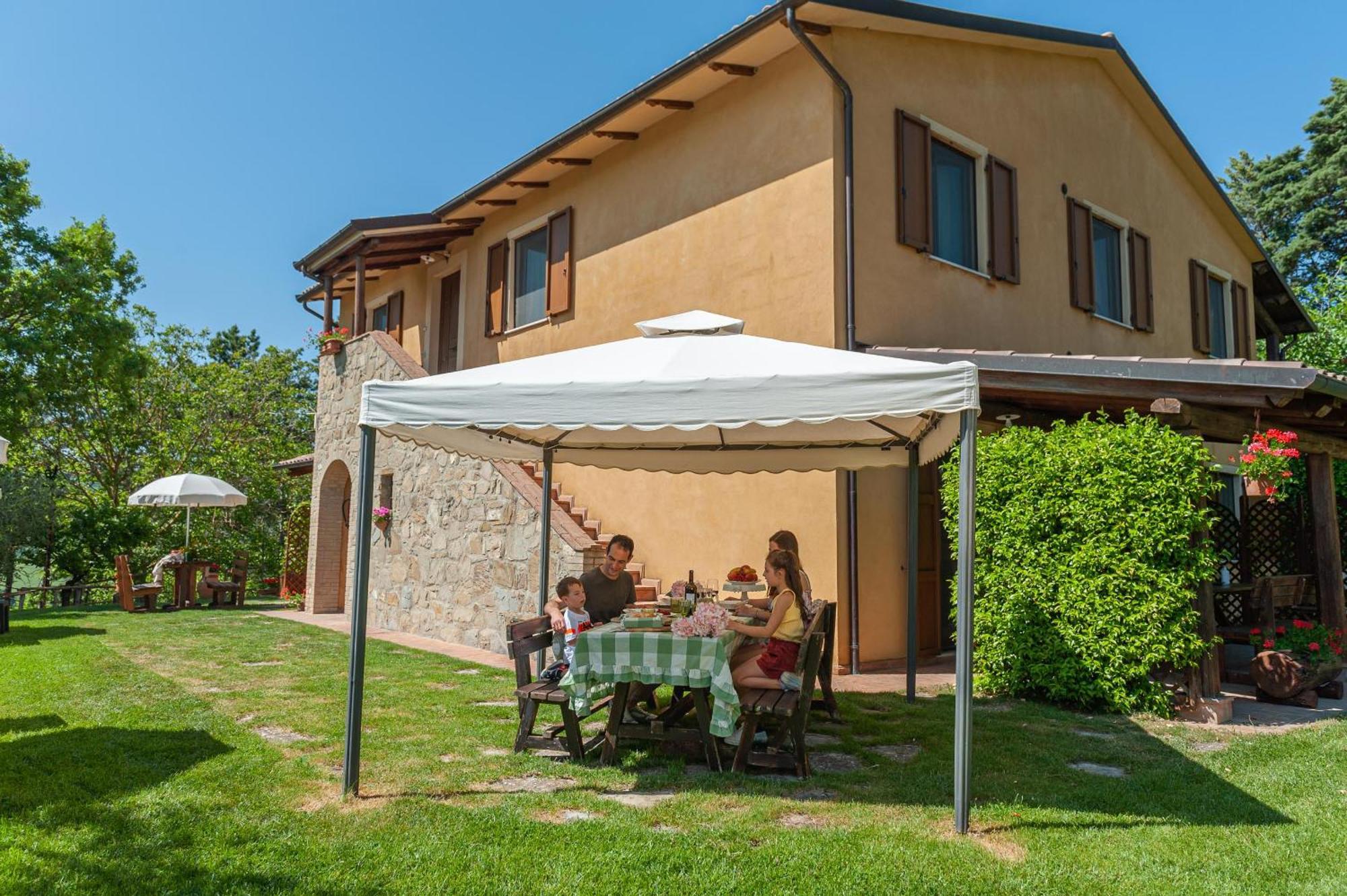 Agriturismo Le Dolci Colline Valfabbrica Экстерьер фото